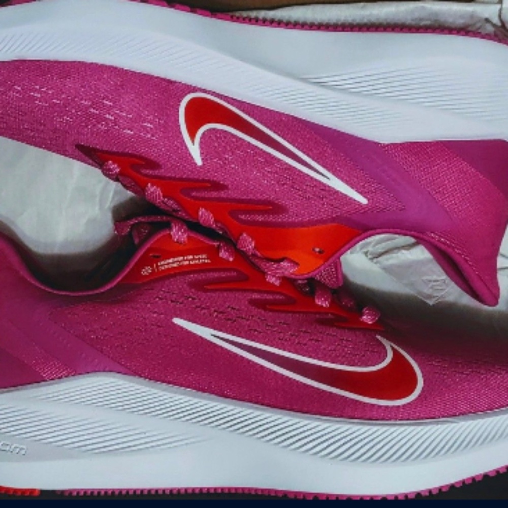 NIKE Zoom Winflow Running Shoes for Women